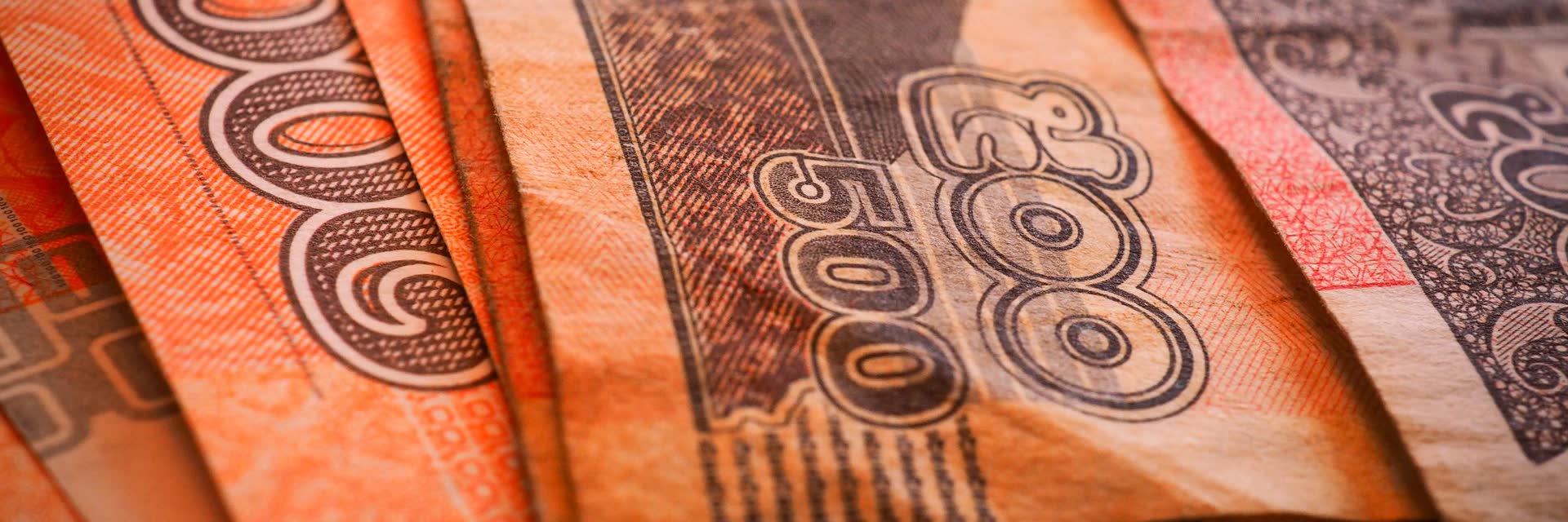 Billetes de baht tailandés, de cerca