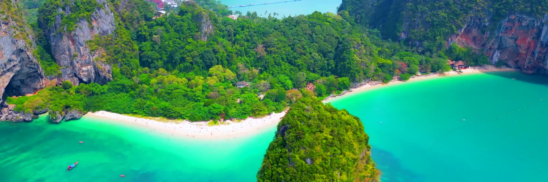 Cala de Railay con arena blanca